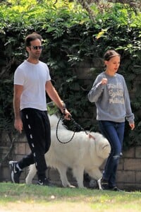 natalie-portman-out-for-morning-walk-with-her-family-in-los-feliz-05-22-2022-0.jpg