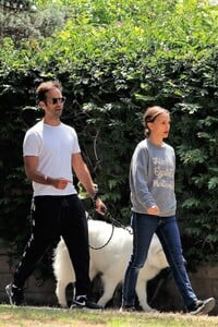 natalie-portman-out-for-morning-walk-with-her-family-in-los-feliz-05-22-2022-1.jpg