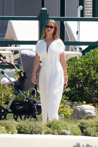 rosie-huntington-whiteley-at-fotel-du-cap-eden-roc-in-antibes-05-18-2022-8.thumb.jpg.c9bf4ec63e489129a67a7b65fe5bddee.jpg