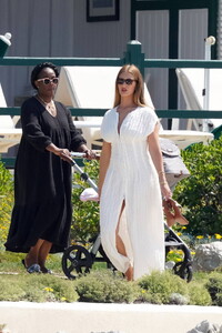 rosie-huntington-whiteley-looks-radiant-in-a-white-dress-while-spotted-at-hotel-du-cap-eden-roc-in-antibes-france-180522_8.thumb.jpg.66d5fe540748a606c20066c674e87d8a.jpg