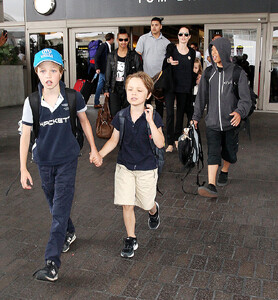 shiloh-jolie-pitt-10.thumb.jpg.4401169c18284f95203d1b951bf8f5a5.jpg