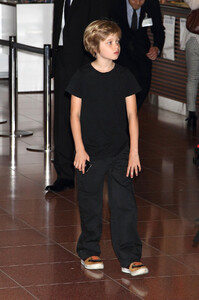 shiloh-jolie-pitt-13.thumb.jpg.f2574205495d6830902d4d10b3a1f03b.jpg