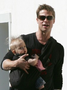 shiloh_jolie_pitt_2n-1-gthumb-gwdata1200-ghdata1200-gfitdatamax.thumb.jpg.77bbf21ce313f8945f28897880694109.jpg