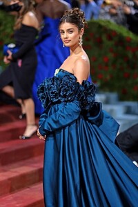 taylor-hillattends-the-2022-met-gala-celebrating-in-america-news-photo-1651538987.thumb.jpg.014c8fc10c1203ec1651645a65236503.jpg