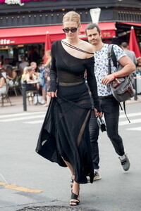 toni-garrn-looks-stunning-in-black-as-she-leaves-the-hotel-martinez-during-the-75th-cannes-film-festival-in-cannes-france-220522_3.jpg