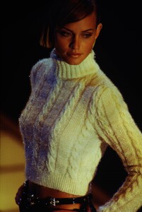 versace-fw-94-0.thumb.jpg.17c2256ee88e8d94b93b59520d195ede.jpg
