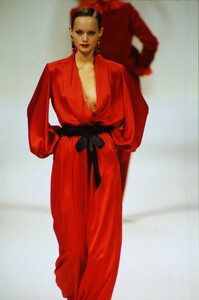 ysl-fw-93-2.thumb.jpg.ad060177010d0d623831617f6c0f4c3a.jpg