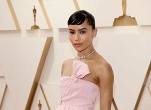 zoe-kravitz-oscars-2022-red-carpet-4.jpg