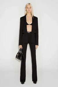 00001-givenchy-resort-2023-credit-brand.thumb.webp.71f0051d4ed399d99004189729057916.webp