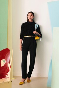 00006-tory-burch-resort-2023-rea.jpg