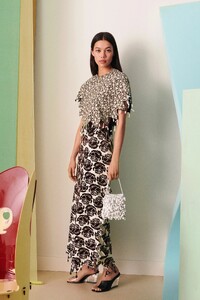 00007-tory-burch-resort-2023-rea.jpg