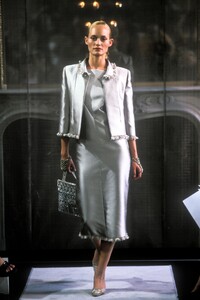 1030856446_Valentino1998HauteCouture46.thumb.jpg.42968c4e8b73616ce8c4e5cbe079c442.jpg