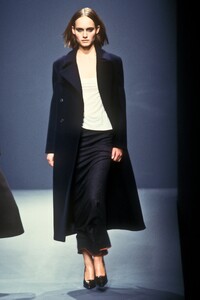 1059418880_Prada1997WomenRTW40.thumb.jpg.0c60507cf8d7aa4738acfda948f9c81e.jpg