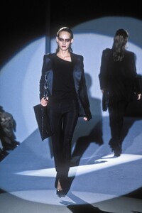 1064207391_Gucci1997WomenRTW29.thumb.jpg.4dfe5557e3844e5bb858069c924d5595.jpg
