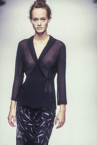 1084924841_AlbertaFerretti1997WomenRTW58.thumb.jpg.577950d2011a240cdf48594ad79c92ea.jpg