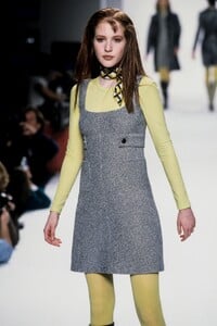 1116279081_NicoleMiller1996WomenRTW2.thumb.jpg.ea0a0d2b24d0d63e5dc655d1117f74ea.jpg