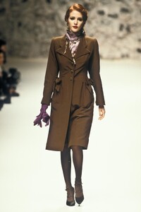1231580751_EmanuelUngaro1995HauteCouture15.thumb.jpg.fc19383216ca093fe812ef8d478927d5.jpg