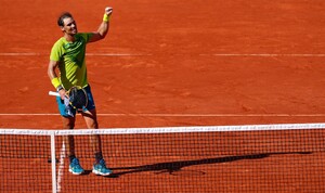 1274196970_frenchopen2022rafaelnadalphotosfromhis3rdroundmatchat2022frenchopen18.thumb.jpg.e44c84046b01db8863468f626a6dc00d.jpg