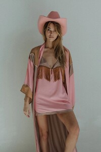 12_a11536ec-86c8-49a7-92cf-366d70ab287c_1050x-x.jpg