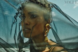 imaan-hammam-portada-vogue-mexic (1).jpg