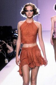 1340581555_AnnaSui1997WomenRTW106.thumb.jpg.bf3e975f27978767c3e60145c36b3cc1.jpg