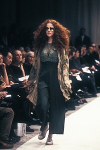 1345062227_KatherineHamnett1994WomenRTW46.thumb.jpg.e575773e01b7d3b35d7afa7a54d499fb.jpg