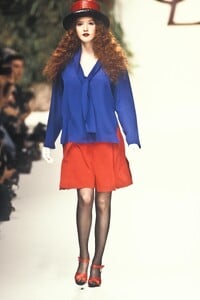 1427215840_YvesSaintLaurent1995WomenRTW32.thumb.jpg.fb16e546668f01b675dc3c1ae1ccf56a.jpg