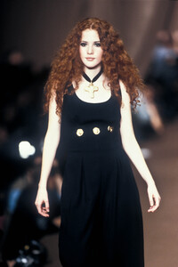 1459485248_ChristianLacroix1994WomenRTW171.thumb.jpg.f4d77d7e2f9819f875317db0f059b9e9.jpg