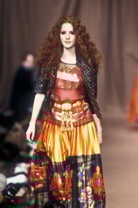 146046065_ChristianLacroix1994WomenRTW121.thumb.jpg.b6c70696f44c235202b47b2b38651d6e.jpg
