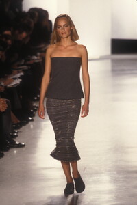 1567687997_DonnaKaran1998WomenRTW48.thumb.jpg.73c4ddd8b92099b234ec133fecf7e206.jpg