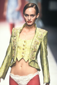 1600995579_ChristianLacroix1997WomenRTW74.thumb.jpg.a5d5d8bb025baffe0abd71434b258d5d.jpg
