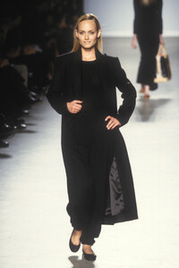 1603353785_IsaacMizrahi1998WomenRTW1.thumb.jpg.775514e085eea0f5c715fabcb0999867.jpg