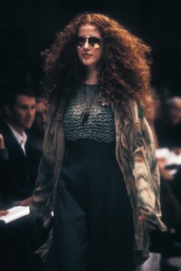 160890626_KatherineHamnett1994WomenRTW47.thumb.jpg.a69fdf82d4860eaf9bd98dd253dd6513.jpg