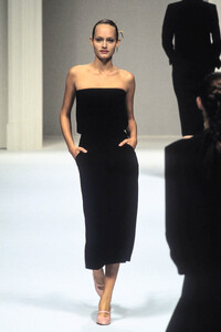 1650446904_MaxMara1998WomenRTW78.thumb.jpg.7c027812cd5021f5e7cd1c87e76cd543.jpg