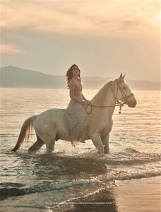 Luna-Bijl-Vogue-Greece-July-August-2022+(9).jpg