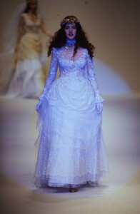 1786029834_LolitaLempicka1995WomenRTW64.thumb.jpg.78b64bb5d44c416221c4e7b4ae5f697b.jpg