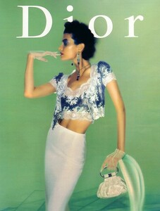 1811552122_DiorSpringSummer19981.thumb.jpg.09f5283d07ec46c8b66ab6df980592a3.jpg