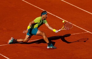 1864514604_frenchopen2022rafaelnadalphotosfromhis3rdroundmatchat2022frenchopen13.thumb.jpg.eddfd5f7725bdbb830ef8c0c09db3bcd.jpg