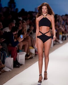 20130722_mbfwswim2014-5-7-caitlinkelly-rw_0155.jpg