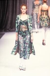 2014348479_DolceGabbana1997WomenRTW134.thumb.jpg.df5b3524675e8b5198036e3447af2fb3.jpg