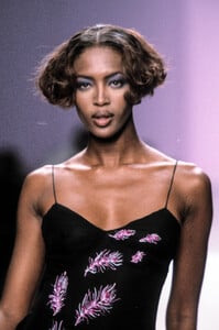 201700253_AnnaSui1997WomenRTW110.thumb.jpg.bb591802c81ca42f32928160e9f335fb.jpg