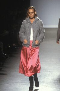 2103051367_IsaacMizrahi1998WomenRTW27.thumb.jpg.6d7790e9aa73916573f44469a6894b0d.jpg