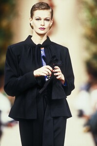 221328793_YvesSaintLaurent1993HauteCouture76-Copy.thumb.jpg.cfa583d2d3245ae99e5a1d2597aee4f7.jpg
