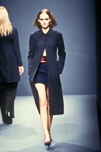 276235520_Prada1997WomenRTW31.thumb.jpg.2b14c5ac0405b1b82c8ca28234b6895f.jpg