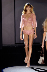 289214109_nicolewitteblu0475.thumb.jpg.bbadbd22d6ddfd48957f6bb1efa72ab3.jpg