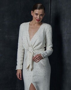 316702704_vogueaustraliapCedUUvAvWYt4.thumb.jpg.121fb6cf1af35ea7df0ff21db14e5f7c.jpg