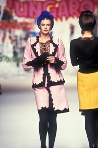 321828788_EmanuelUngaro1994HauteCouture60.thumb.jpg.4ebca86f16c04b20d3cb2e0eb8bf6f0d.jpg