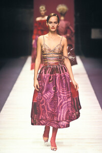 384349336_ChristianLacroix1997WomenRTW101.thumb.jpg.b0328faf70ea523c4ca969b6808672ae.jpg
