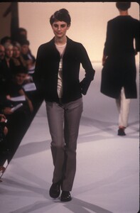 390430687_MarcJacobs1997WomenRTW11.thumb.jpg.1bac17b5041f8fd4b0d95e3d720ca864.jpg