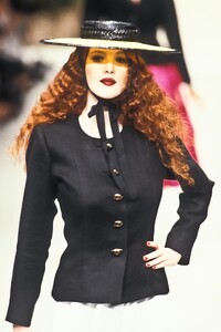 4193189_YvesSaintLaurent1995WomenRTW174.thumb.jpg.bd74b2c6d3c31c575264247c7b7f07ef.jpg